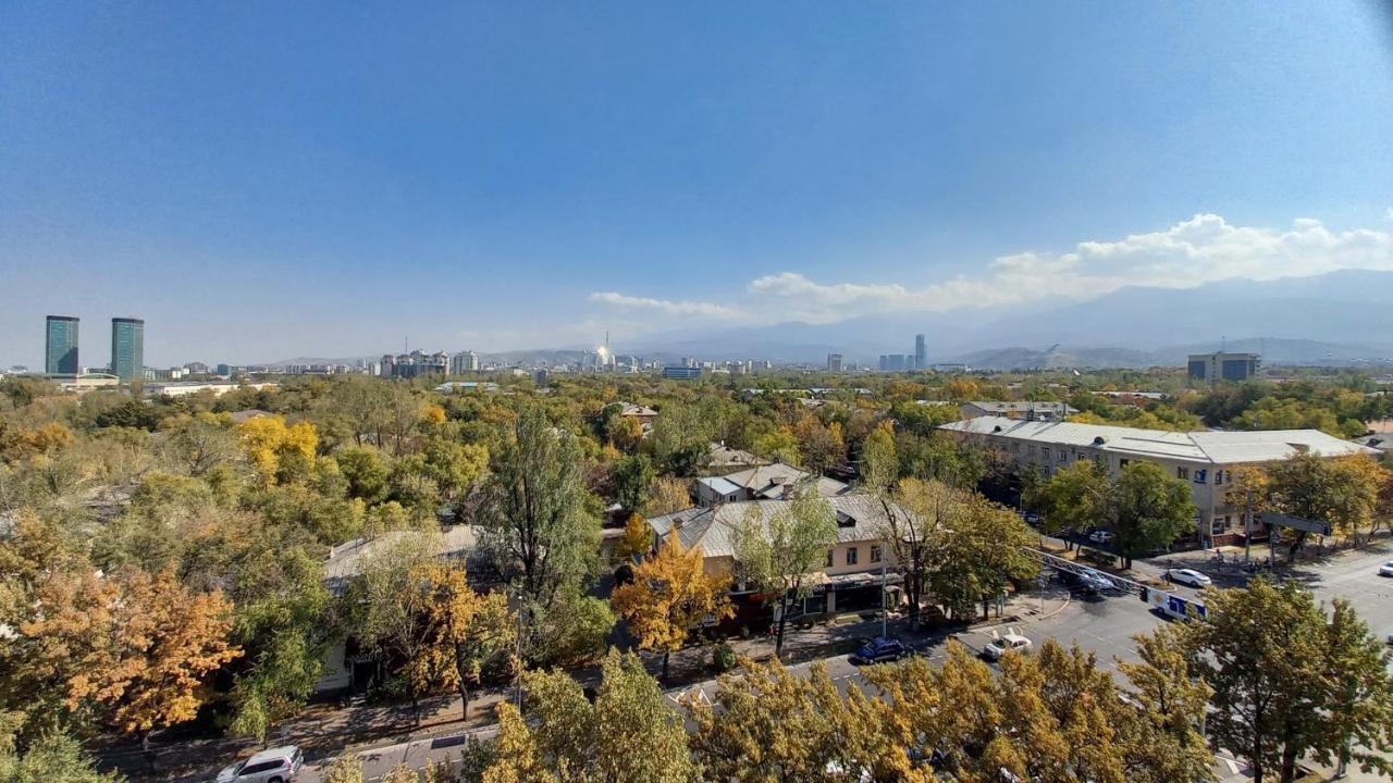 "Картина Горных Вершин" Квартира- "Mountain View" Apartment Alma-Ata Buitenkant foto