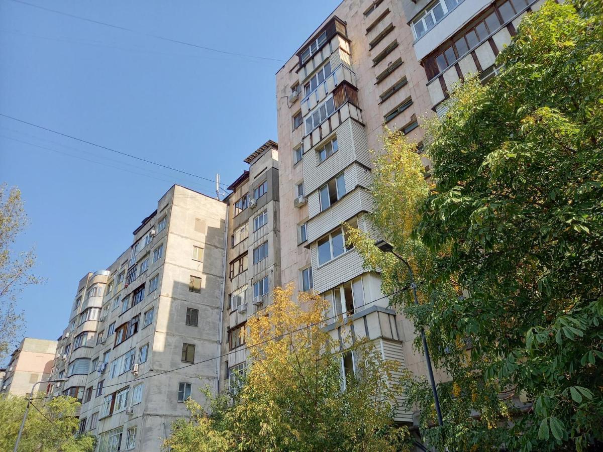 "Картина Горных Вершин" Квартира- "Mountain View" Apartment Alma-Ata Buitenkant foto