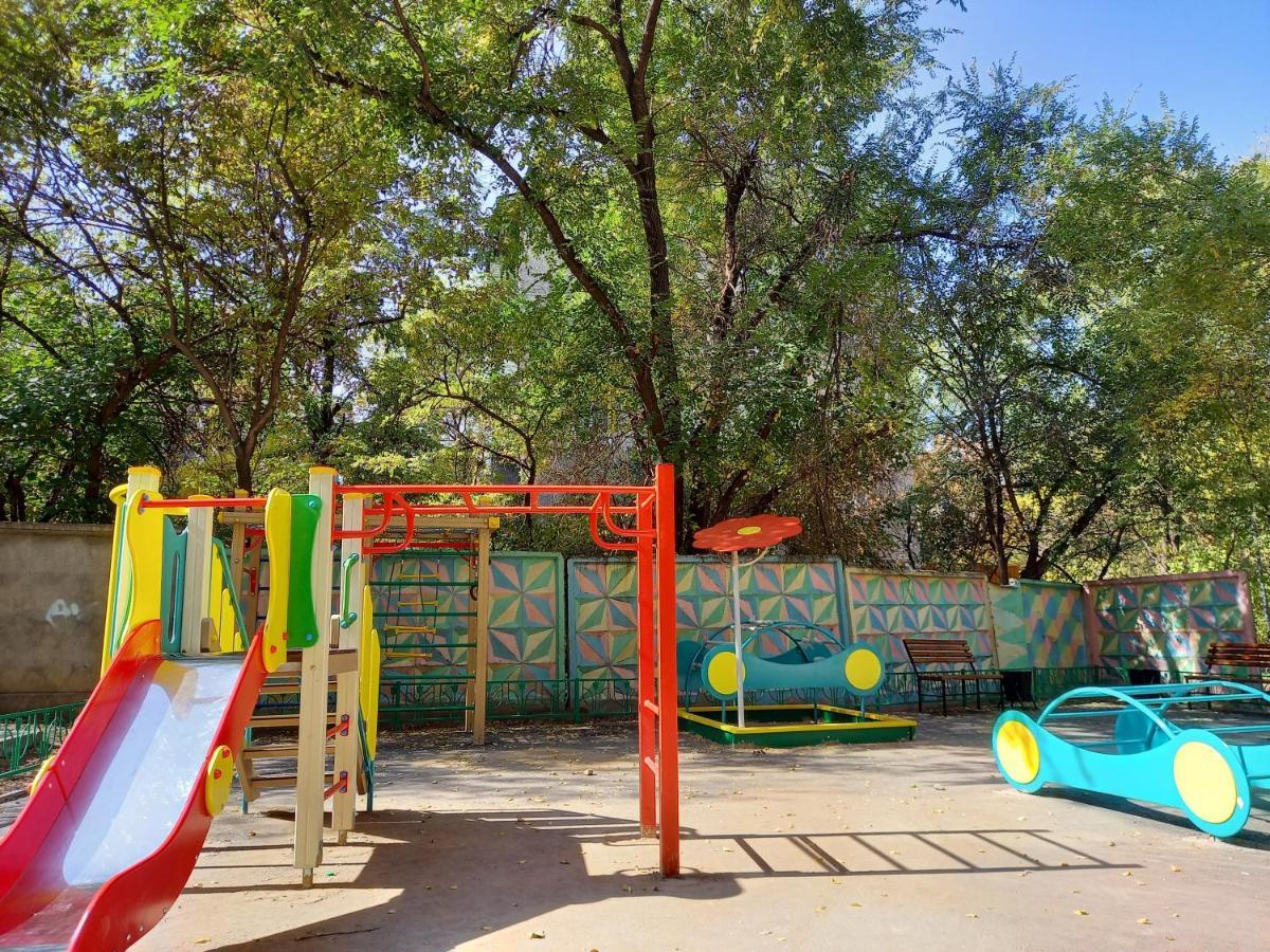 "Картина Горных Вершин" Квартира- "Mountain View" Apartment Alma-Ata Buitenkant foto
