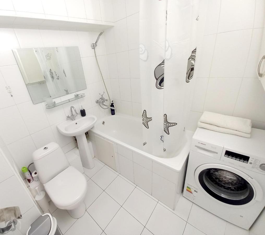 "Картина Горных Вершин" Квартира- "Mountain View" Apartment Alma-Ata Buitenkant foto